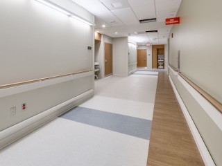 Get Anti-slip and Stylish Hospital Vinyl Flooring