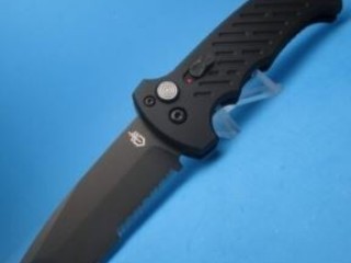 Choose the top-quality Automatic Knives made with durable AUS-8 stainless steel