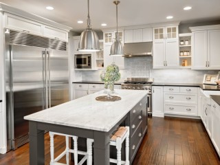 Stunning Custom Kitchen Cabinets Tailored to Perfection